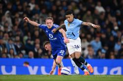 开云体育在线-曼联不敌莱斯特城，客场失利