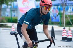 开云体育下载-俄罗斯选手斩获自行车比赛金牌，实力过人