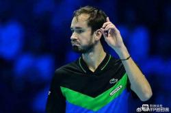 开云下载-年终总决赛横扫拉沃尔杯，梅德韦杰夫惊艳四座