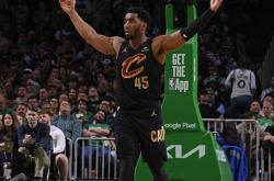 开云体育中国官网-鹈鹕鏖战国王，米切尔惊艳世界