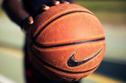 开云APP-德甲争冠战焦点战，亚特兰大关键战突围阿森纳的战术启示