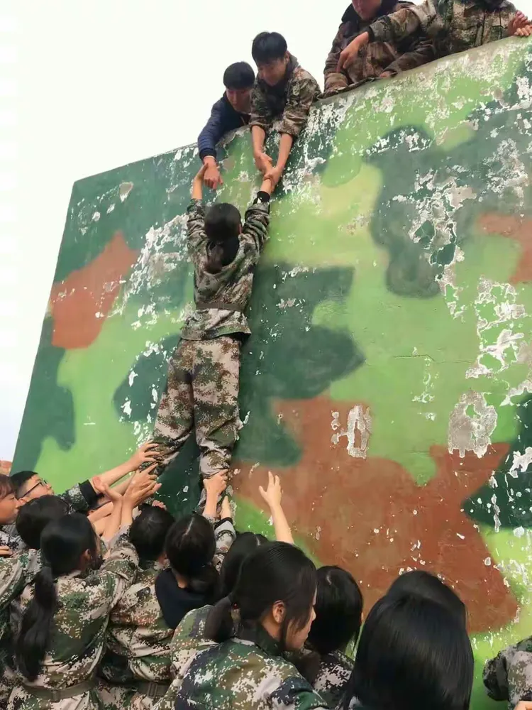 智利选手全力以赴,勇往直前 智利选手全力以赴,勇往直前