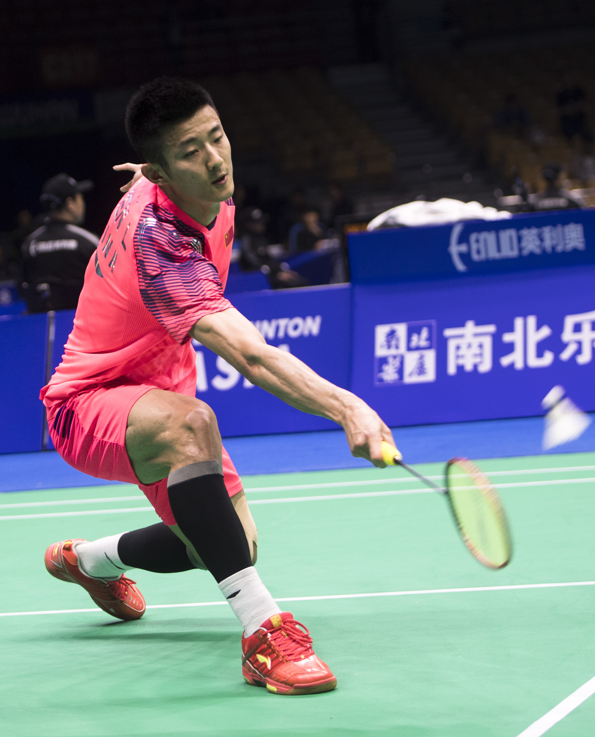 泰国羽毛球队逆转丹麦羽毛球队，谌龙统治全场