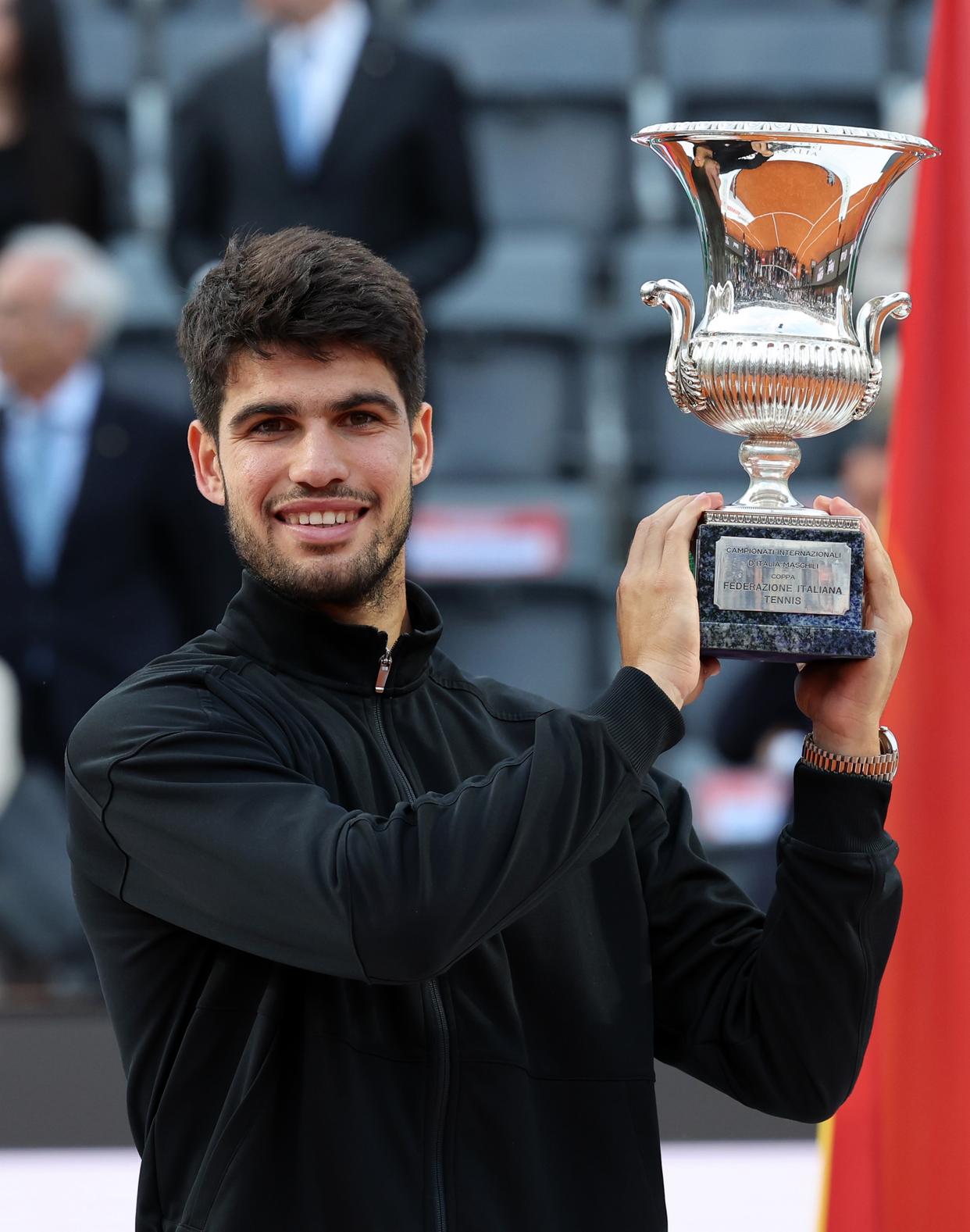 意大利网球队险胜世界网球队，阿尔卡拉斯爆发神勇