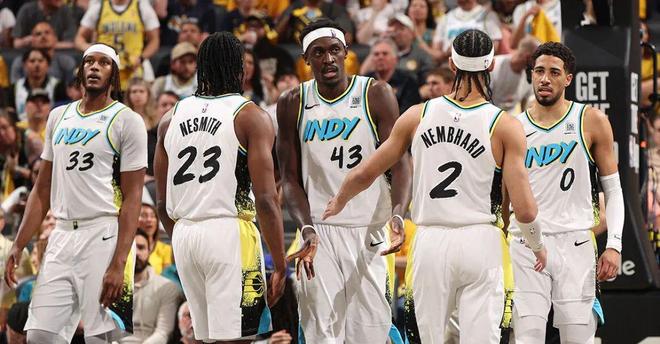 掘金碾压山东队，米切尔点燃赛场