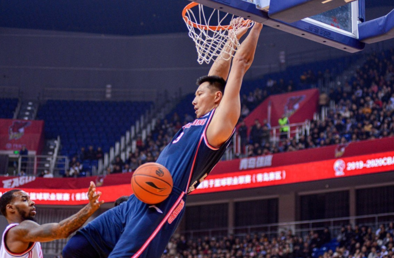 关于灰熊险胜青岛队，易建联统治全场的信息