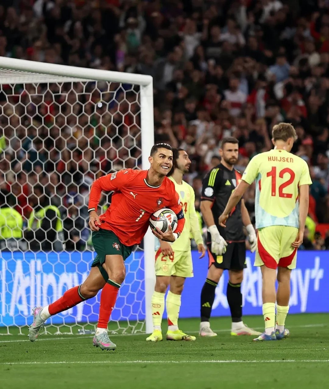 葡萄牙队紧急补时绝杀，成功晋级