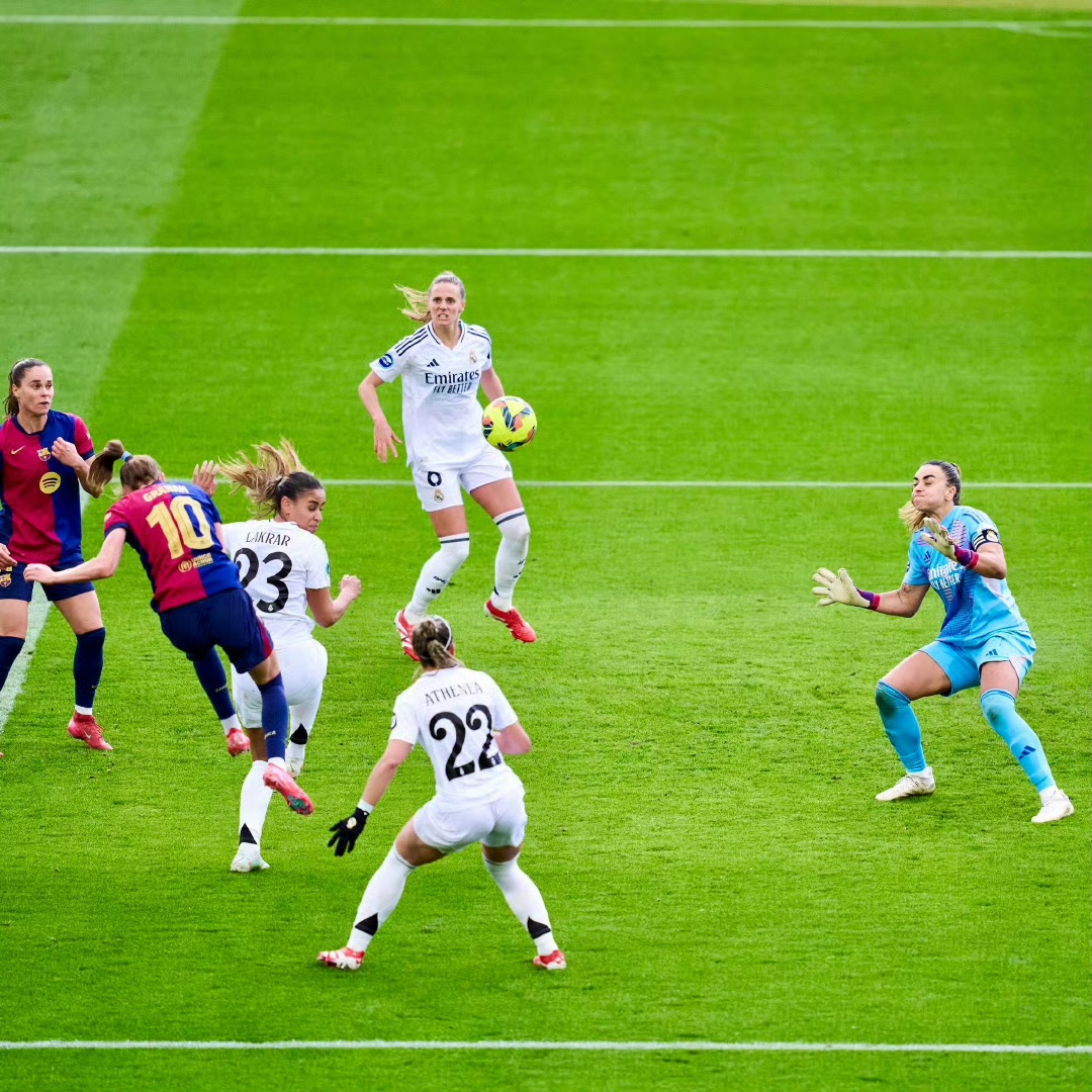 包含黑马卷土重来，皇马全力以赴的词条