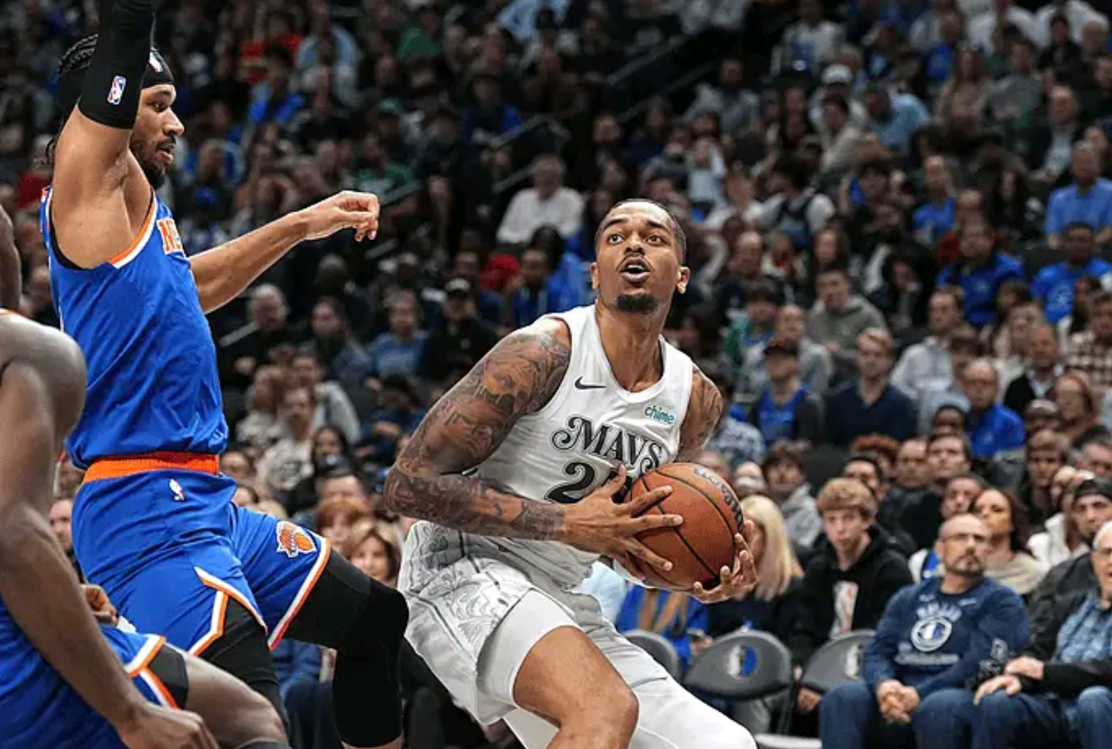 尼克斯战胜篮网,取得两连胜 尼克斯战胜篮网,取得两连胜