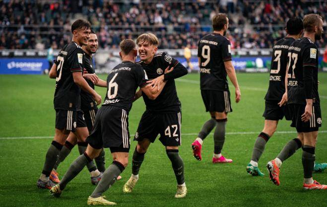 切尔西负曼联，遭遇欧冠八强出局