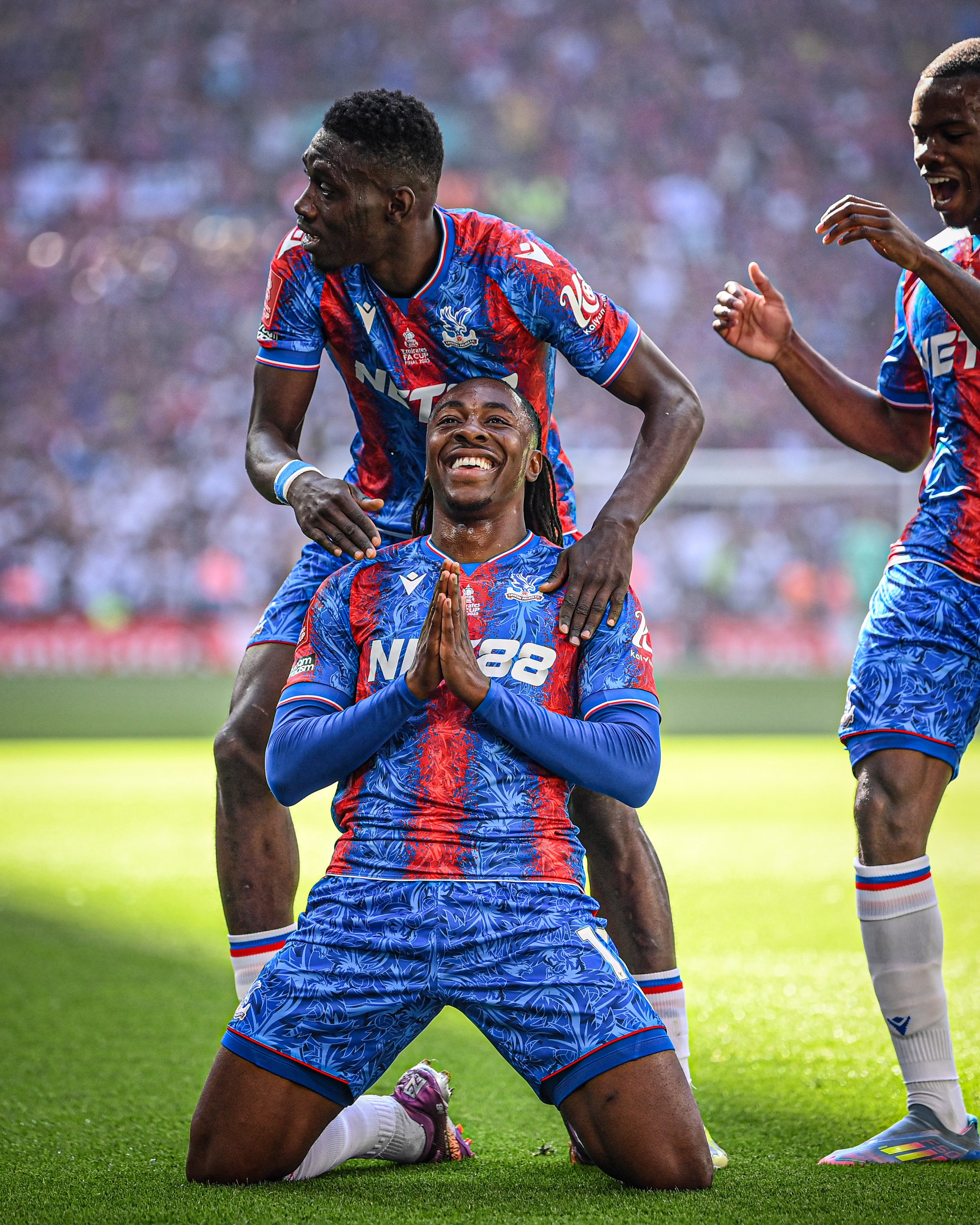 包含曼城轻取那不勒斯，格列兹曼关键制胜的词条