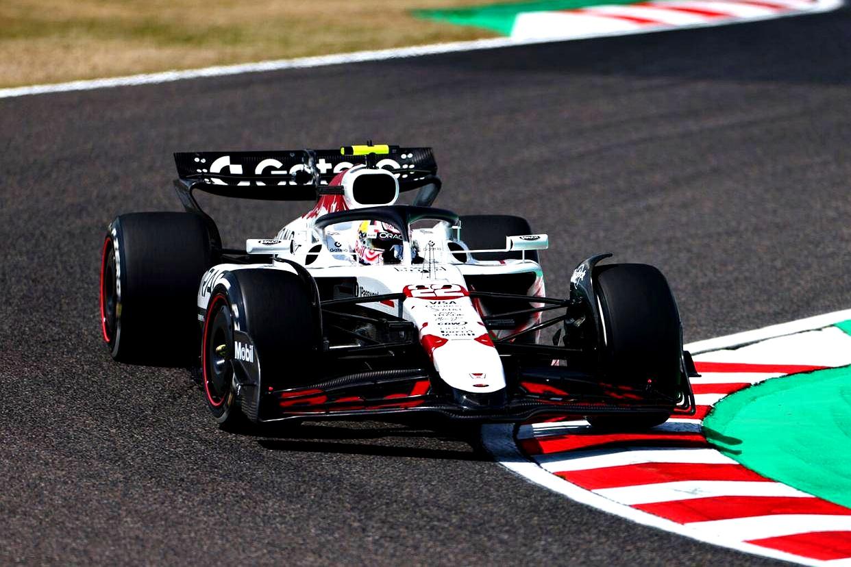 红牛车队险胜阿斯顿马丁，塞恩斯扛起全队的简单介绍