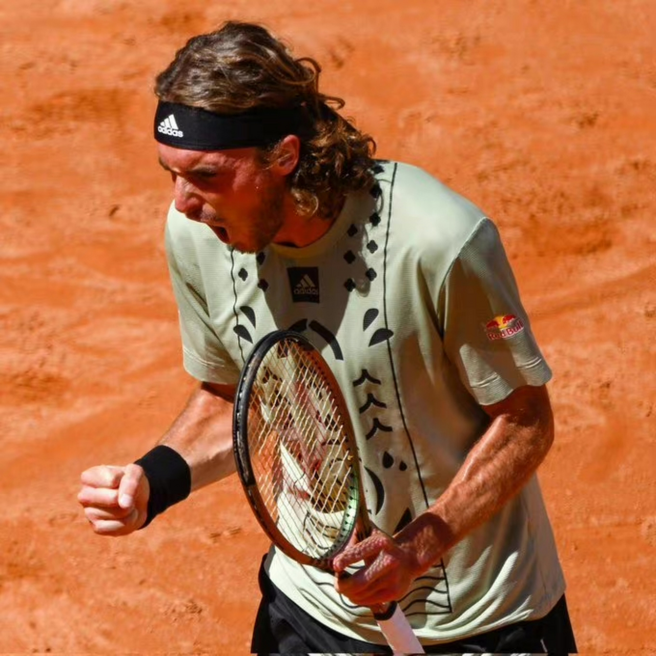 关于欧洲网球队绝杀世界网球队，兹维列夫制霸全场的信息