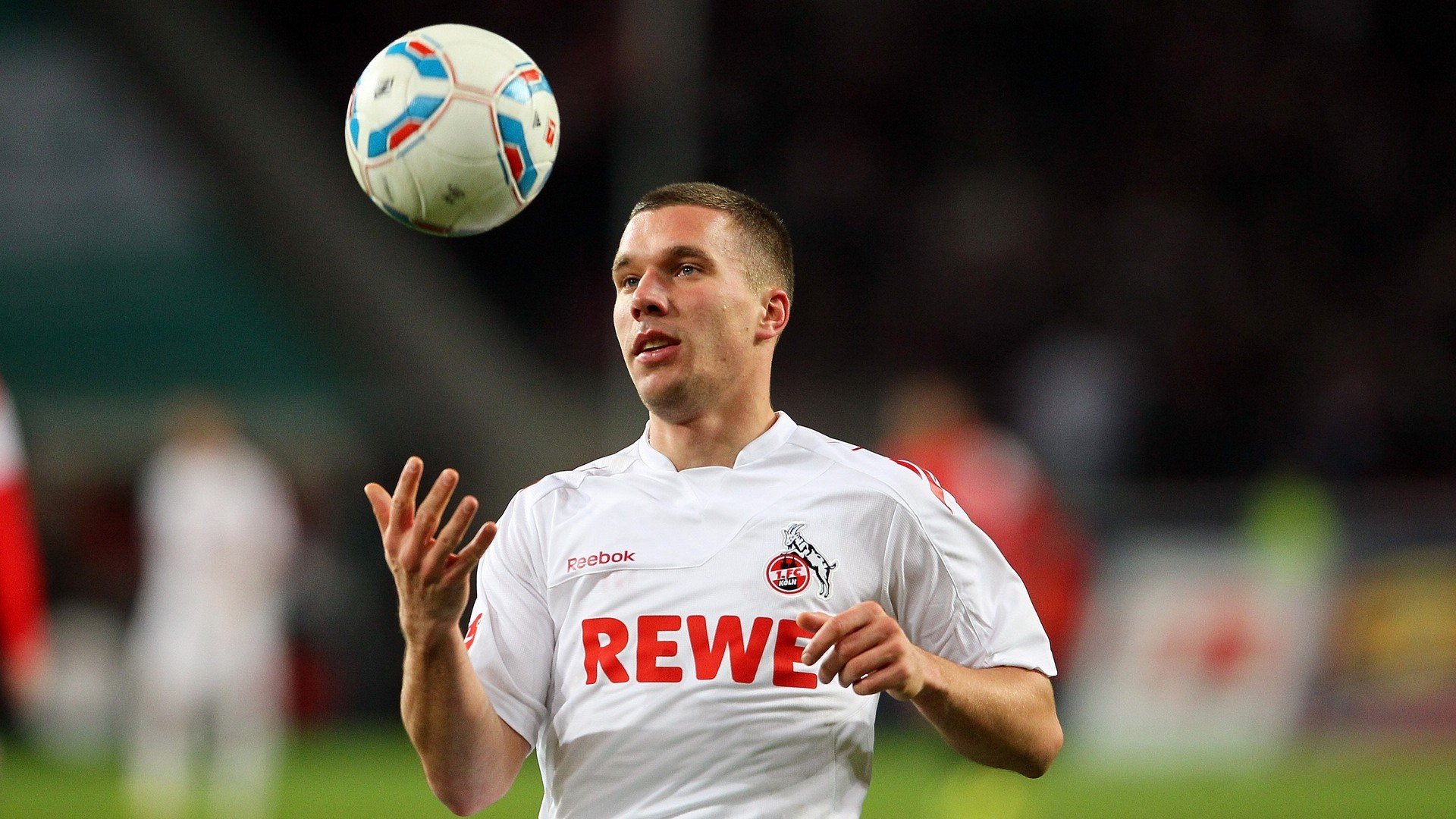 世界杯之夜，戈麦斯里程碑之战，照亮美加墨足球新篇章