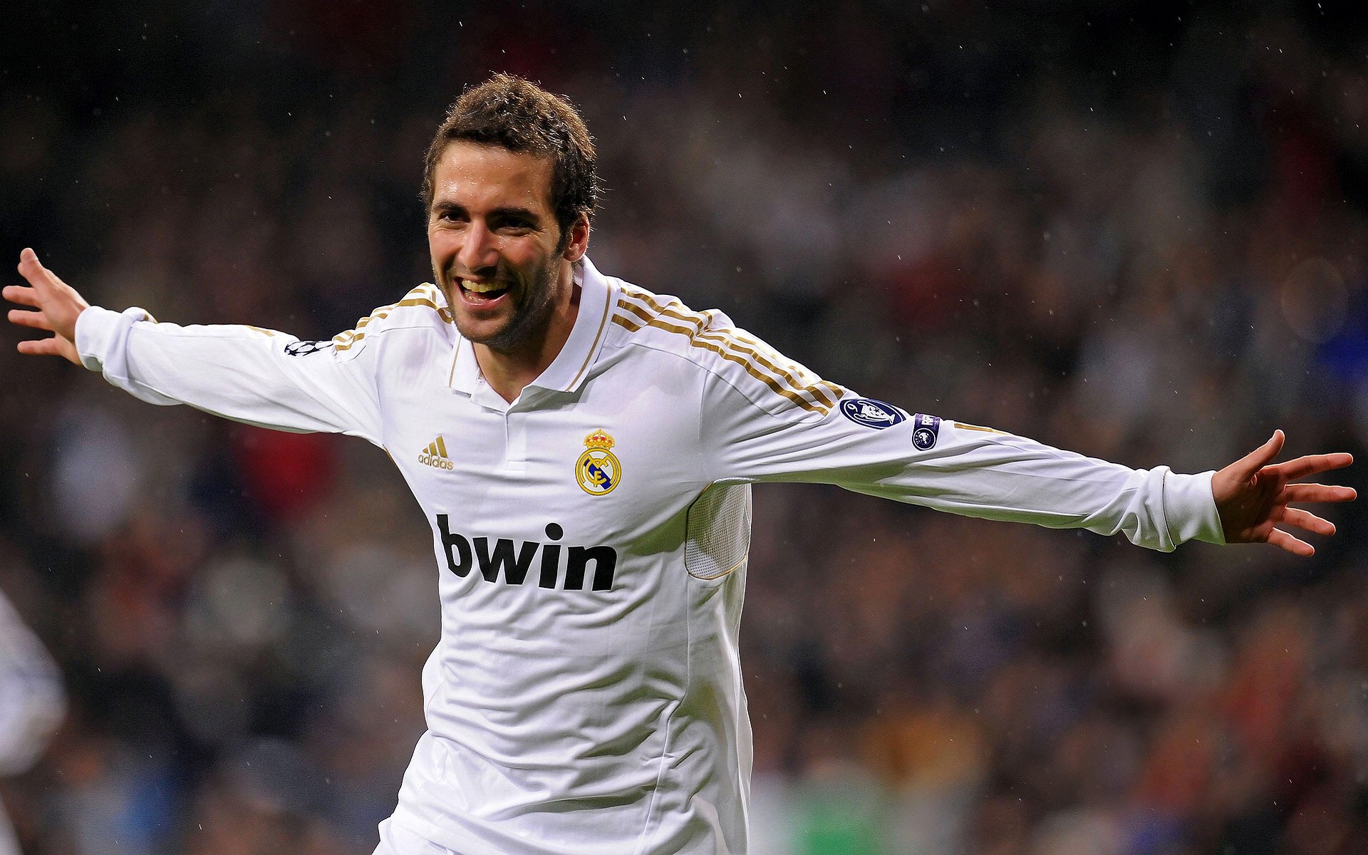 从澳大利亚险胜日本到奥纳纳欧冠封神，体育竞技中决定性瞬间的永恒魅力