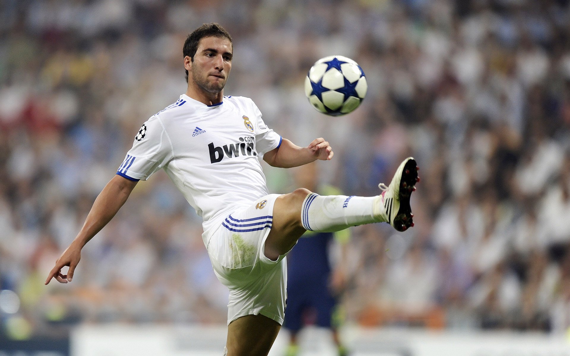 跨界传奇，广东队打穿火箭战术启示，小贾伦如何在英超式争冠中接管比赛